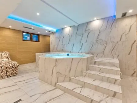 Lukic Luxury&spa アパート *